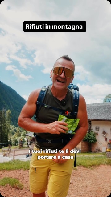 🏔️ La montagna ci regala emozioni. Sta a noi prendercene cura. 🌿
In questo video, realizzato insieme a Marsupio, parliamo di una cosa semplice ma fondamentale: come gestire i rifiuti quando siamo in montagna. ♻️
Da Guida Alpina penso che il rispetto dell’ambiente sia parte integrante del nostro modo di vivere la montagna.
Quello che portiamo con noi, lo riportiamo a casa. 💚
🥾 Sono Guida Alpina professionista e organizzo:
🧗♂️ Corsi di arrampicata
⛰️ Vie ferrate
💦 Canyoning
🎿 Scialpinismo
🥾 Trekking e alpinismo
🌍 Viaggi e avventure in montagna
Se vuoi imparare, divertirti e vivere la montagna in sicurezza, scrivimi! 📲
📞 WhatsApp: +39 345 6620191
🌐 www.gianlucabellin.it
#GuidaAlpina #GianlucaBellin #Marsupio #Montagna #RispettoLaMontagna RispettaLaNatura MontagnaSostenibile RifiutiInMontagna Outdoor Alpinismo Arrampicata VieFerrate Canyoning Scialpinismo Trekking MonteGrappa Dolomiti VivereLaMontagna