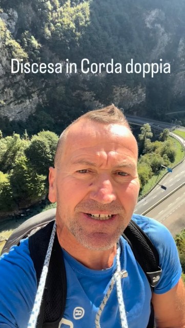 🧗‍♂️ La strada per scendere? A volte è meglio farla in verticale! 😜

Una bella discesa in corda doppia lungo la parete… adrenalina, panorama e quel pizzico di emozione che non guasta mai! 🔥

Vuoi provare anche tu?
Ti insegno a fare una discesa in corda doppia in sicurezza, passo dopo passo.

📲 Scrivimi o chiamami: 345 6620191
🌐 www.gianlucabellin.it

Guida Alpina Bellin Gianluca

#cordadoppia #arrampicata #alpinismo #guidalpina #climbing mountainlife adventure outdoor montagna verticale